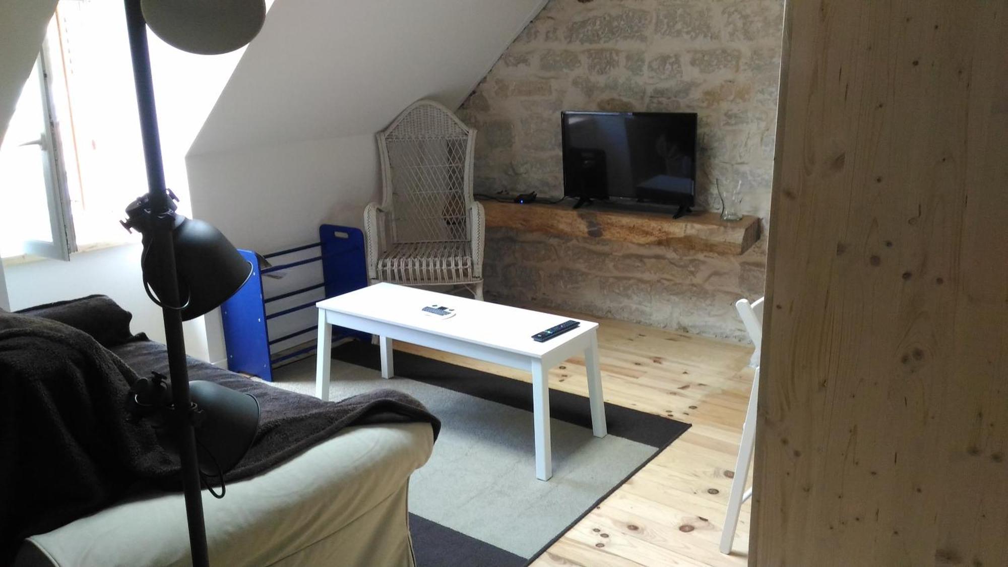 Studio Meuble Proche Conseil Departemental Du Jura Lons-le-Saunier Luaran gambar